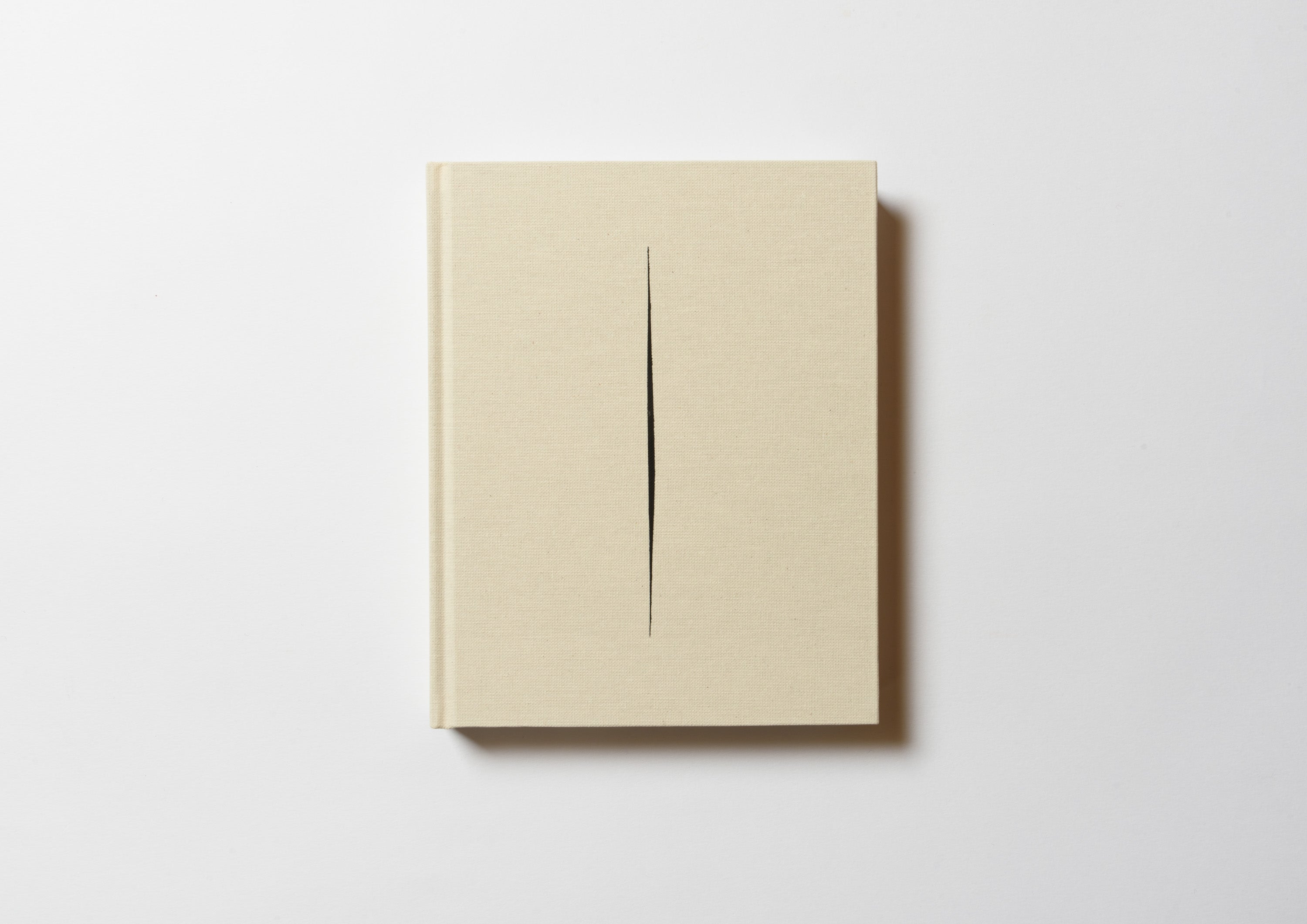 En El Umbral｜Lucio Fontana – FRAGILE BOOKS
